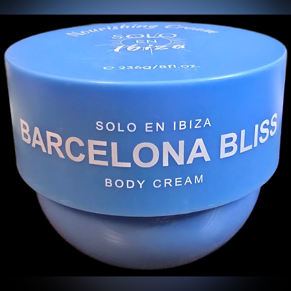 Solo Nourishing Cream in Vibrant Blue